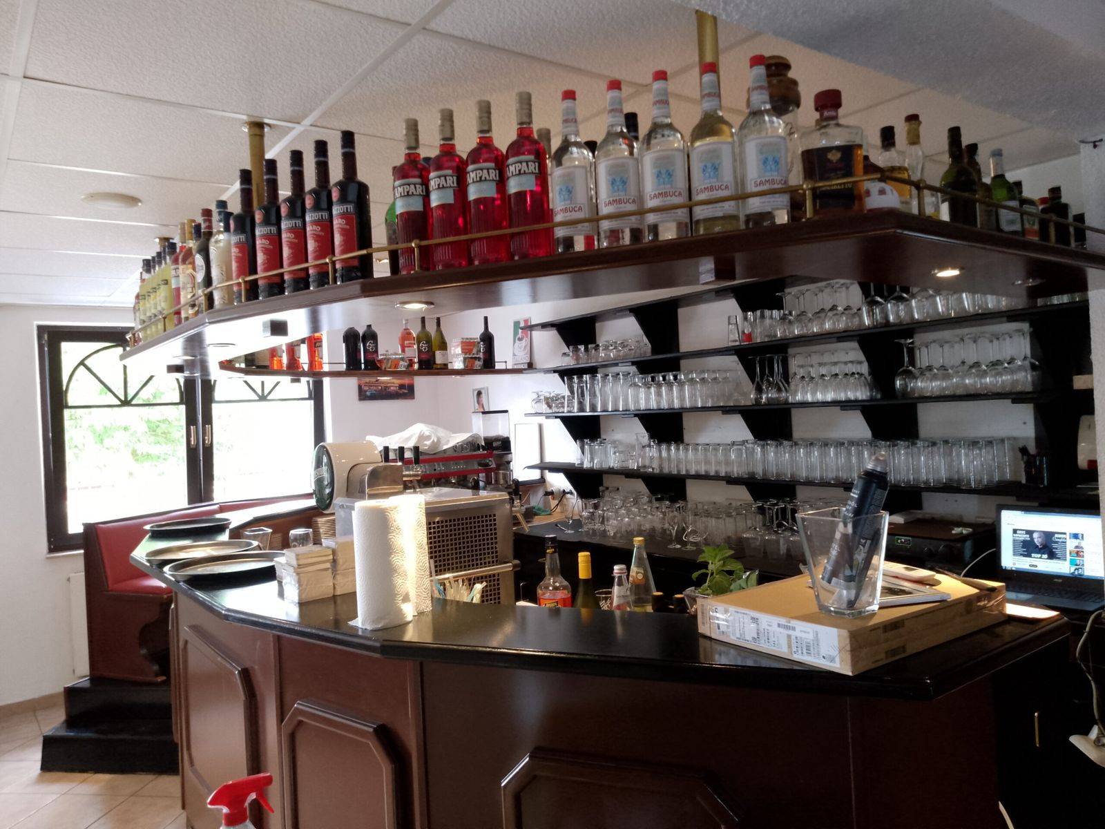 Bar mit italienischen Spirituosen